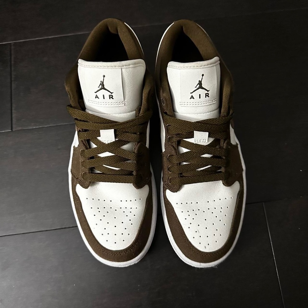 Jordan WMNS Air Jordan 1 Low SE - Light Olive and White - Picture 4 of 5